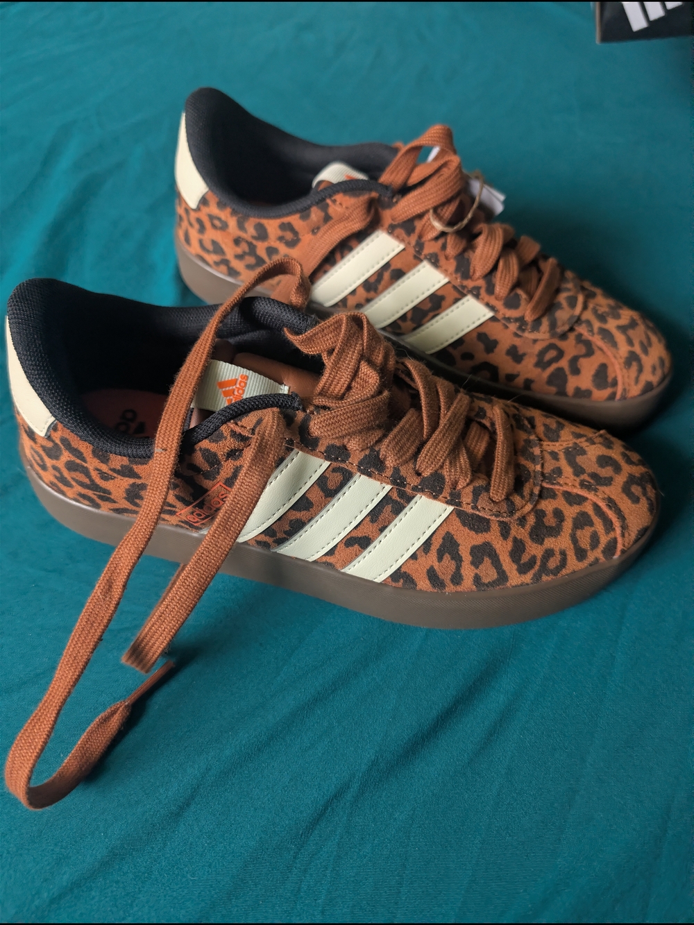 NWT Adidas Leopard VL Court 3.0 Sneakers